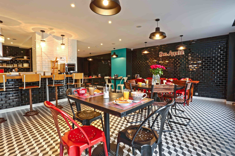 Food & Drinks 4, Arty Paris Porte de Versailles by River - Hostel, Paris
