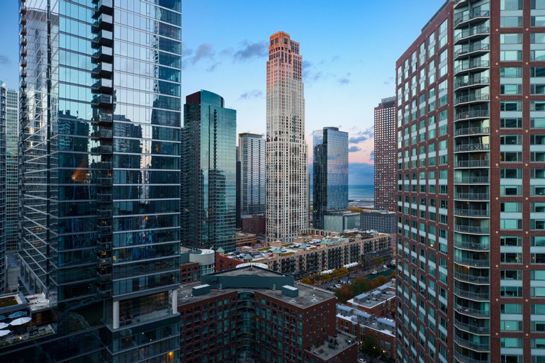 Exterior & Views 23