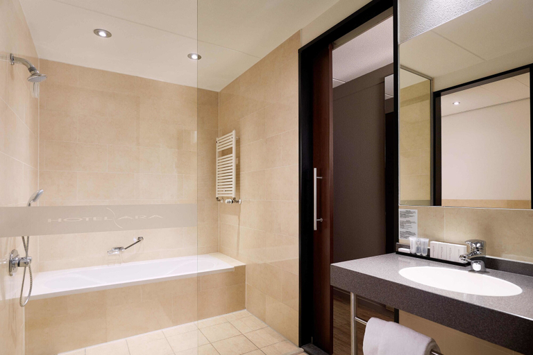 Bathroom 5, Van der Valk Hotel ARA, Zwijndrecht