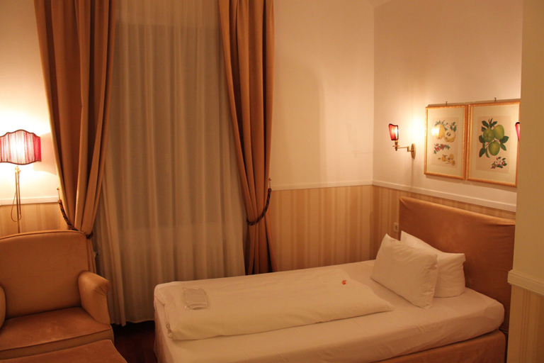 Bedroom 4, Hotel Deutscher Kaiser, Nürnberg