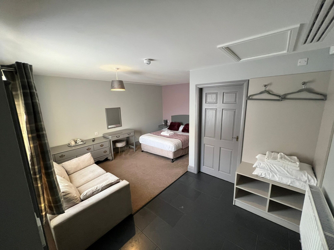 Bedroom 2, The Black Horse Inn, Lincolnshire