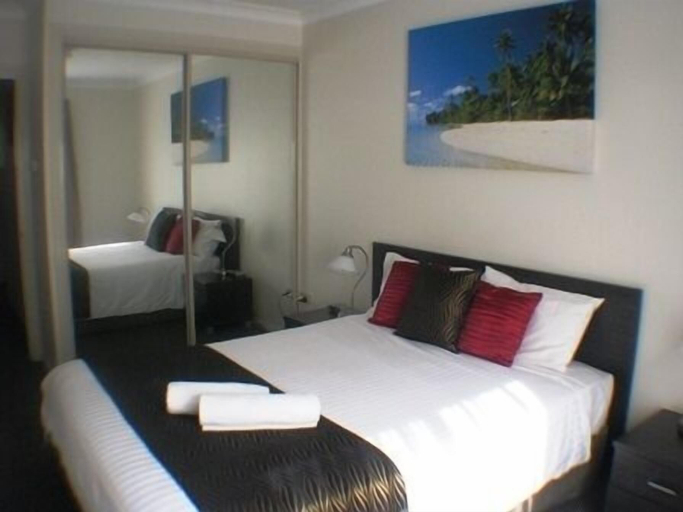 Bedroom 4, Beaches Serviced Apartments, Port Stephens