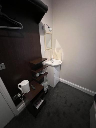 Bathroom 5, Goodwood Hotel, London