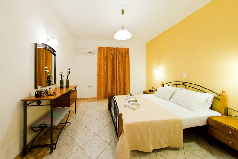 Bedroom 5, Remezzo Apartments & Studios, Ionian Islands