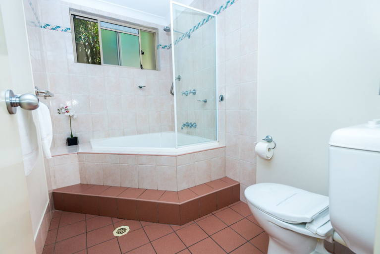 Bathroom 5, Beaches Serviced Apartments, Port Stephens