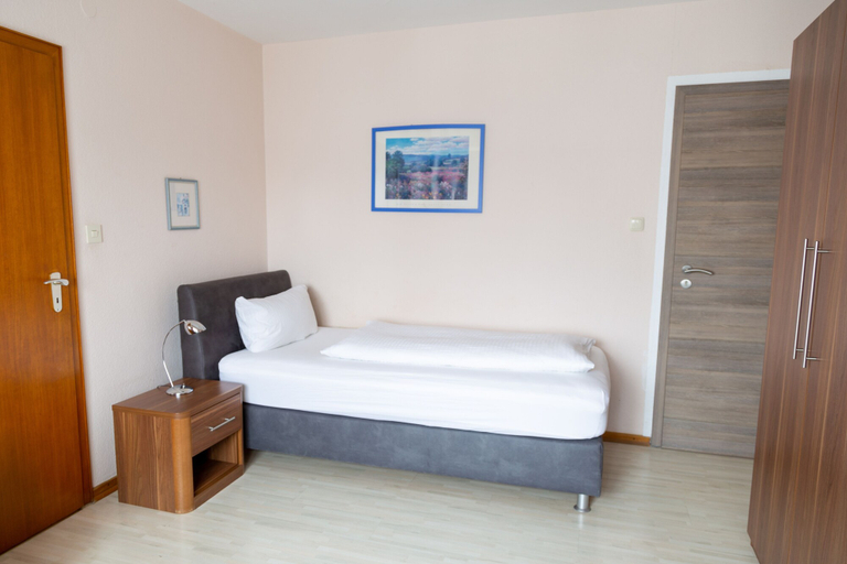 Bedroom 4, Hotel Haus Kastanienhof, Mülheim an der Ruhr