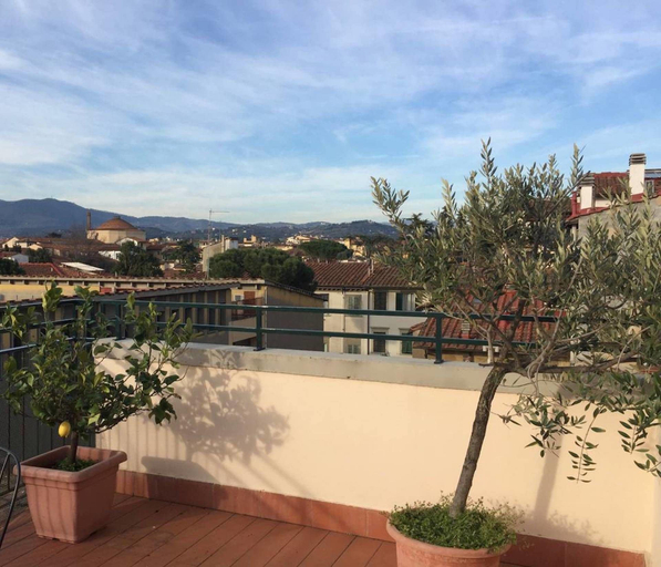 Others 5, Attico Pergola, Florence
