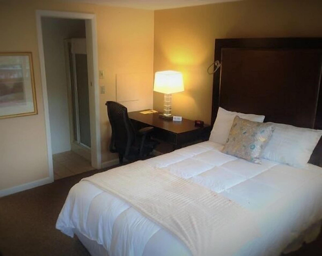 Bedroom 5, Wayne Inn, Wayne