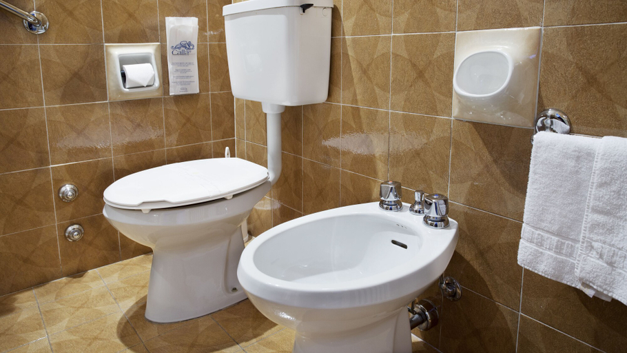 Bathroom 4, Hotel Tre Laghi, Novara
