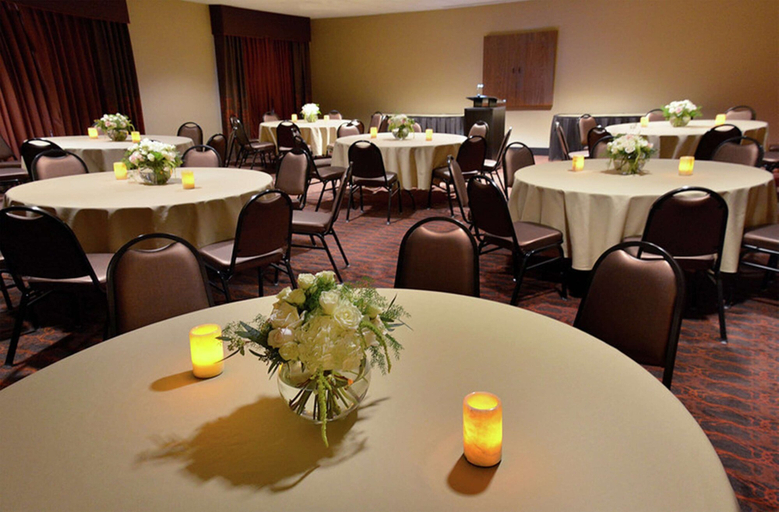 Food & Drinks 5, Hampton Inn Medford, Jackson