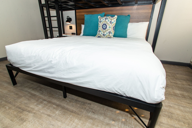 Bedroom 5, MAGNOLIA TREE HOTEL IN ANAHEIM, Orange