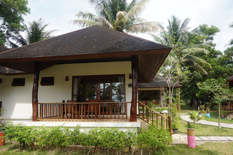 Exterior & Views 2, Anandah Beach Resort, Takua Pa