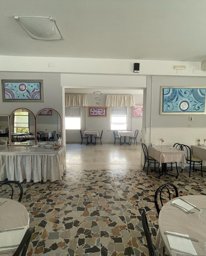 Others 4, Hotel Moroni, Rimini