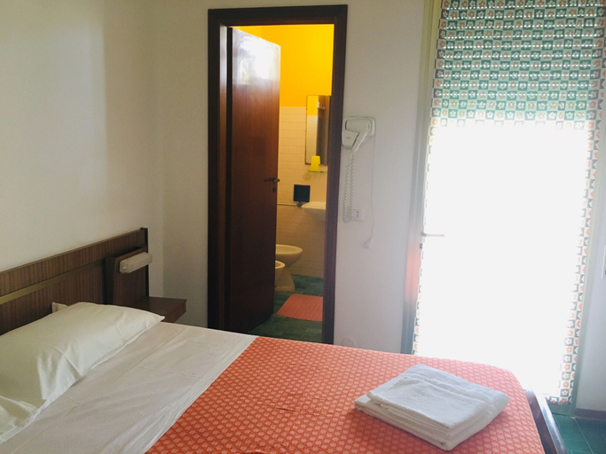 Bedroom 2, Hotel Bellevue, Forli' - Cesena