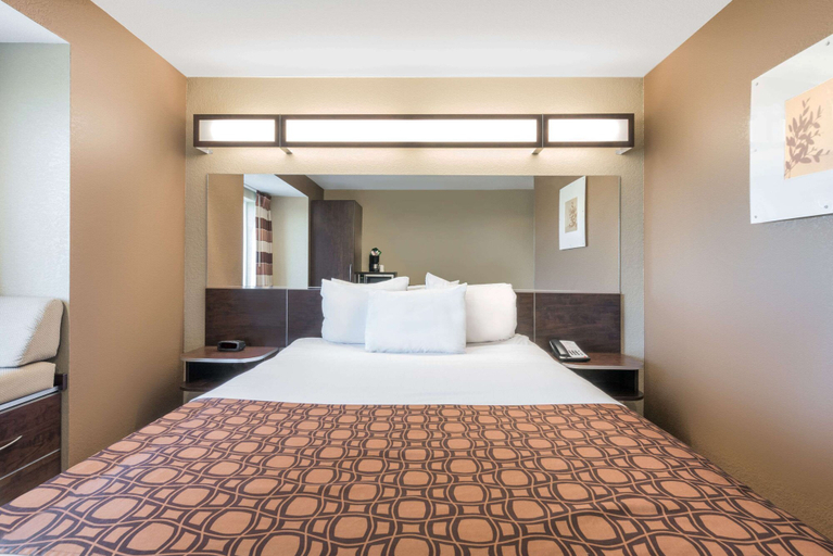 Bedroom 3, Microtel Inn & Suites by Wyndham Dickinson, Stark