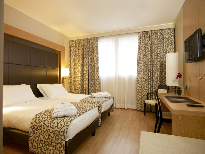 Bedroom 2, Virginia Palace Hotel, Milano