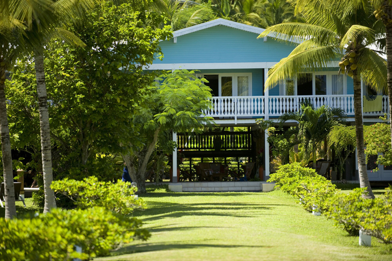 Exterior & Views 2, Raiatea Lodge Hotel