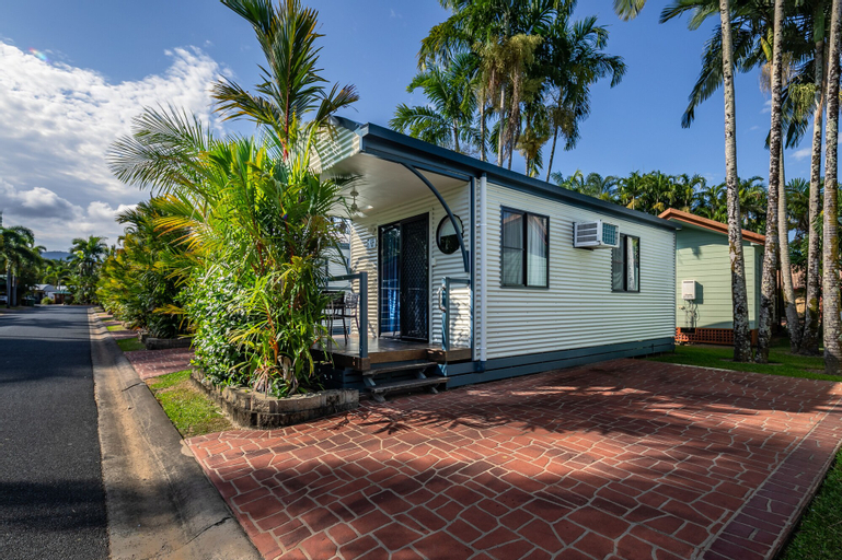 Exterior & Views 2, Cairns Coconut Holiday Resort, Cairns