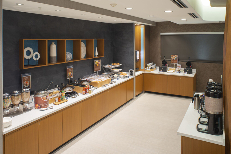 Food & Drinks 5, SpringHill Suites by Marriott Tampa Suncoast Parkway, Pasco