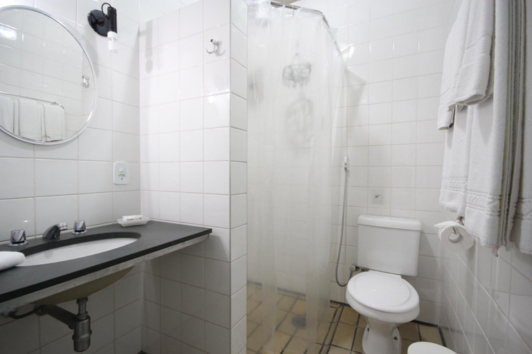 Bathroom 4, Mira Maré Praia Hotel, Guarujá