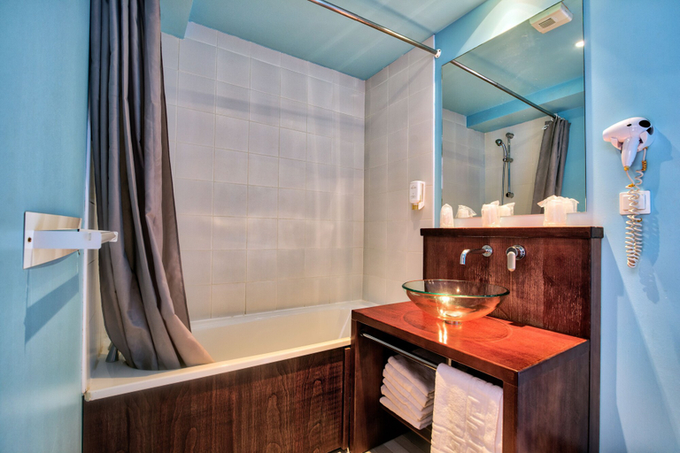 Bathroom 3, Résidences Les Jardins de Lourdes, Hautes-Pyrénées