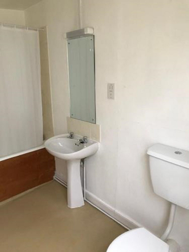 Bathroom 4, Green Dragon Hotel, Herefordshire