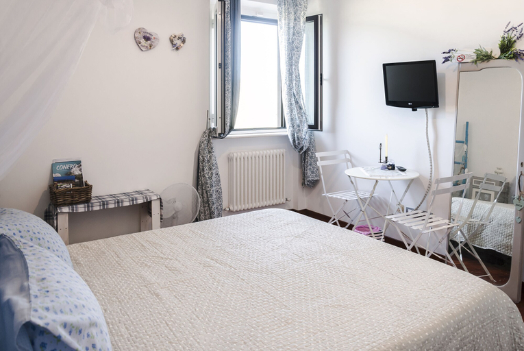Bedroom 5, Vistazzurra B&B, Ancona