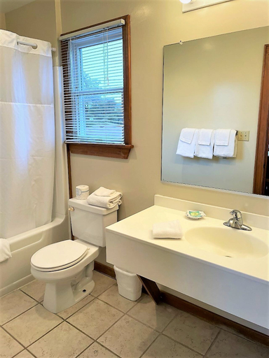 Bathroom 3, Pony Island Inn, Hyde