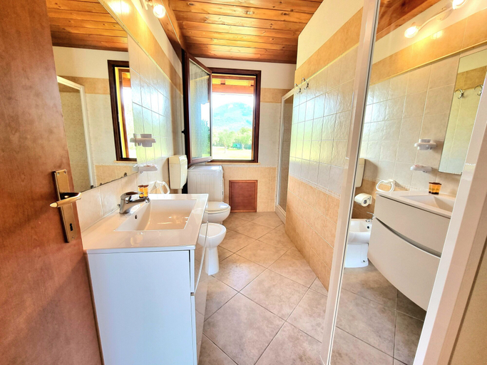 Bathroom 5, Agriturismo Saludi e Trigu, Carbonia-Iglesias