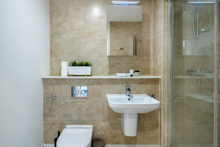 Bathroom 4, Roomspace Apartments -Swan House, Surrey