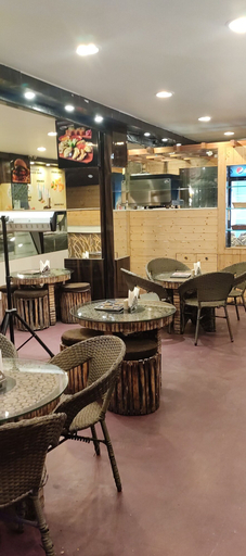 Food & Drinks 5, Lavish Inn, Kangra