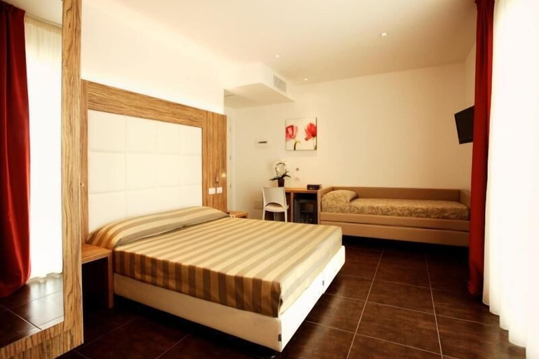 Bedroom 2, Hotel Fantasy, Rimini