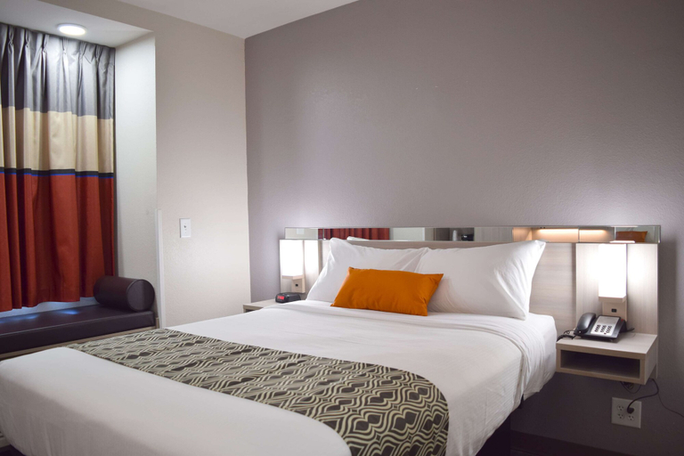 Bedroom 4, Microtel Inn & Suites by Wyndham Raleigh, Wake