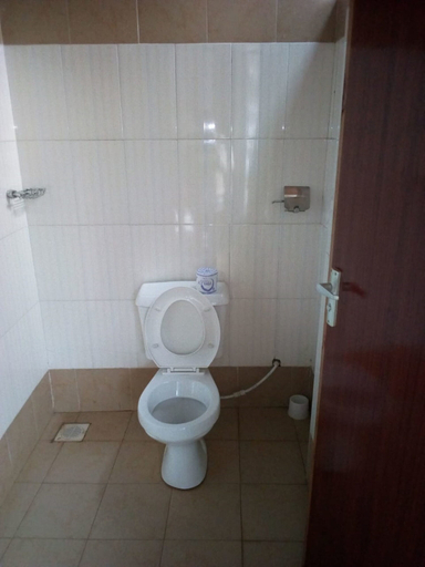 Bathroom 3, Summit Guest House & Grill, Maragwa