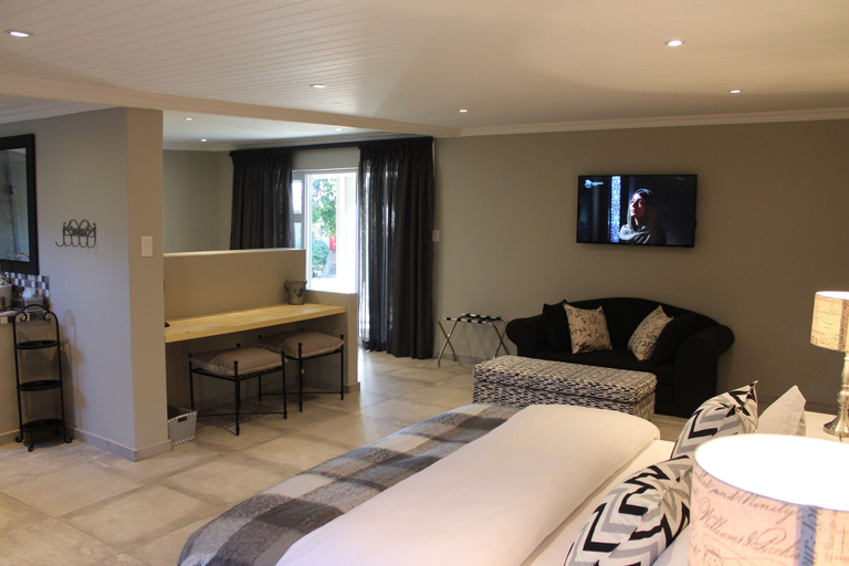 Bedroom 4, Paarl Nuwerus Lodge, Cape Winelands