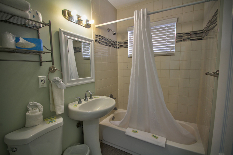 Bathroom 4, Hollywood Beachside Boutique Suites, Broward