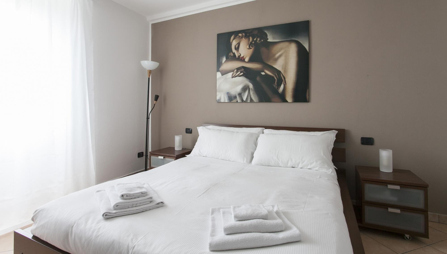 Bedroom 4, Vigevano 45, Milano