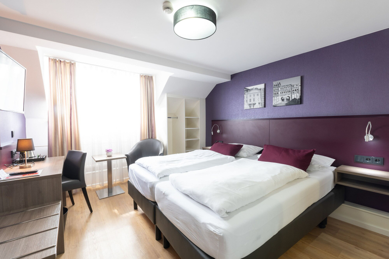 Bedroom 2, Hotel Porta Nigra, Trier
