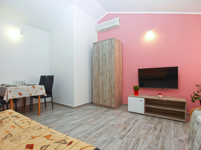 Others 4, Apartments Orijana 898, Pula