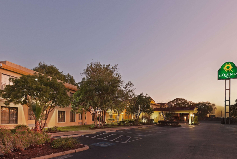Exterior & Views 2, La Quinta Inn by Wyndham Austin Oltorf, Travis
