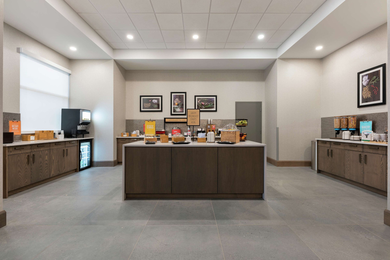 Food & Drinks 5, Hampton Inn & Suites Charlottetown, Queens