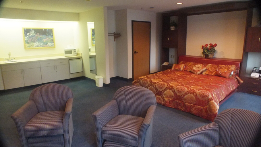 Bedroom 3, Quality Express Inn & Suites, Wood