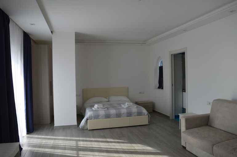 Bedroom 4, Klaton Beach Hotel, Latina
