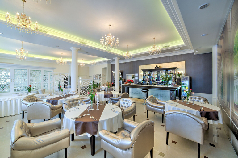 Food & Drinks 5, Hotel Luxor, Lublin