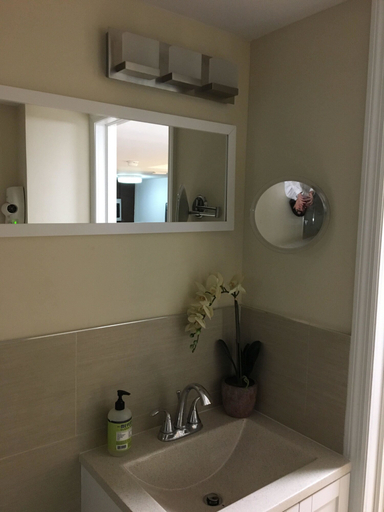 Bathroom 3, BEST DEAL! 2BR Modern Beachfront Ocean Drive WiFi, Miami-Dade