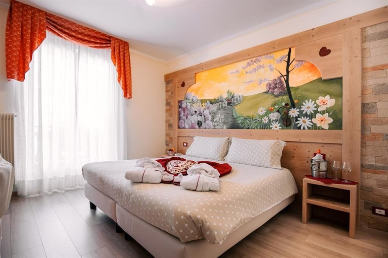 Bedroom 3, Hotel Des Alpes, Trento