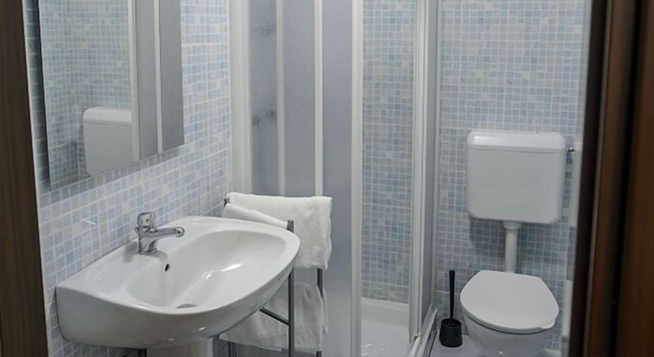 Bathroom 5, Hotel Torino Porta Susa, Torino