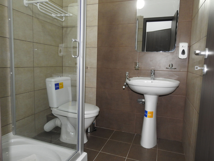 Bathroom 4, HB Brilliant, Brasov