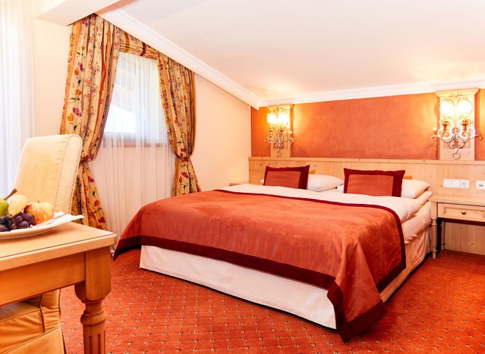 Bedroom 4, Hotel Salzburgerhof, Zell am See