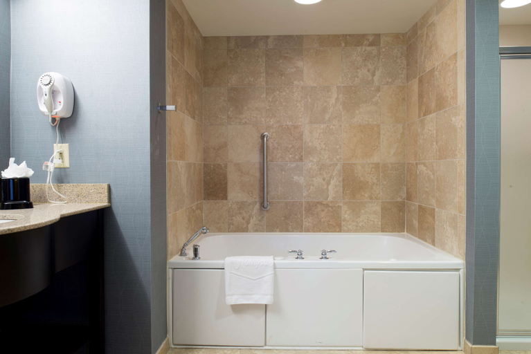 Bathroom 4, Hampton Inn & Suites Vineland, Cumberland